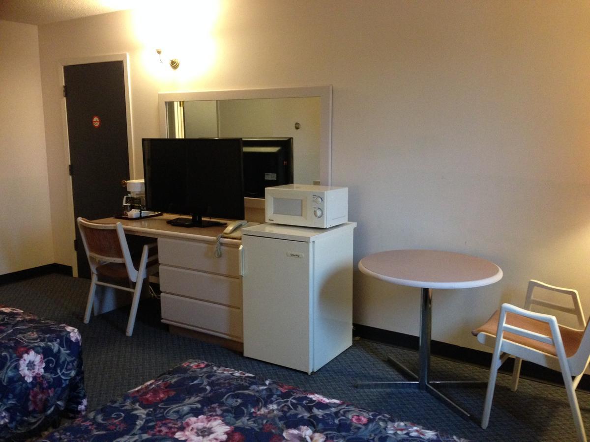 Plains Motor Inn Stettler Exteriör bild