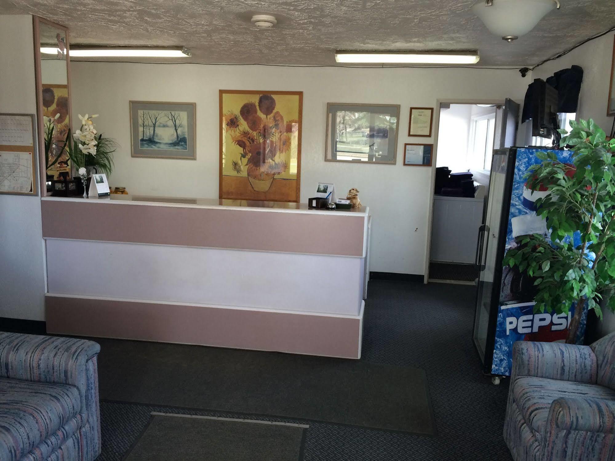 Plains Motor Inn Stettler Exteriör bild